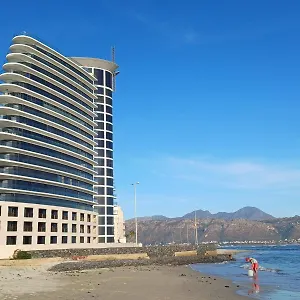 Loddey's Self Catering - By Collection Apartment